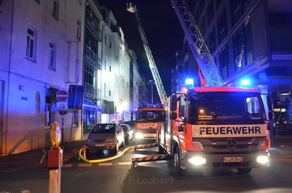 Feuer 2 Y Koeln Altstadt Nord Friesenwall P1191.JPG - Miklos Laubert